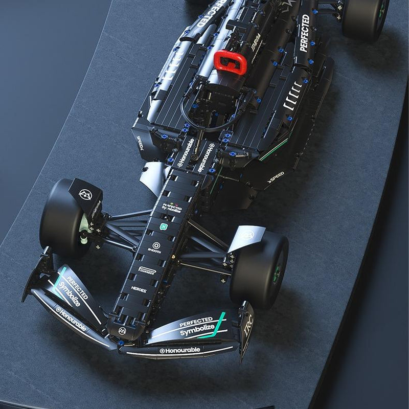 【1:8】Static Version: Formula 1 Brick Assembly Racing Car, Toy Car, Red and White F1 Racing Car, Educational Toy, Assembly Model